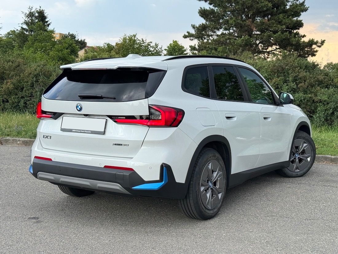 BMW iX1 - fotka 2