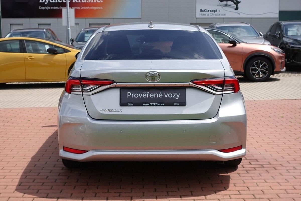 Toyota Corolla, 1,5 BA M/T Comfort + Style + T - fotka 5