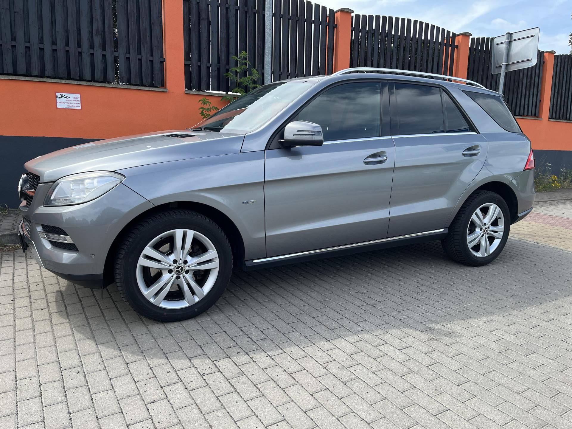 Mercedes-Benz Třídy M, ML 250 CDi Sport - fotka 2