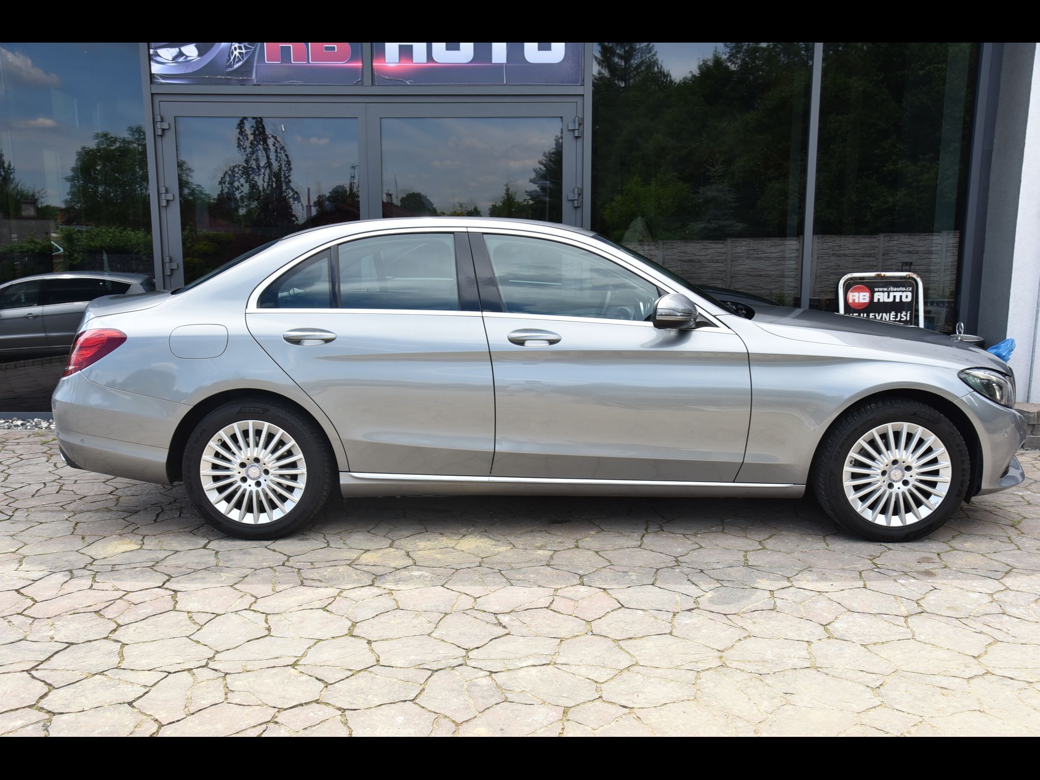Mercedes-Benz Třídy C, 180 115 kw - fotka 6