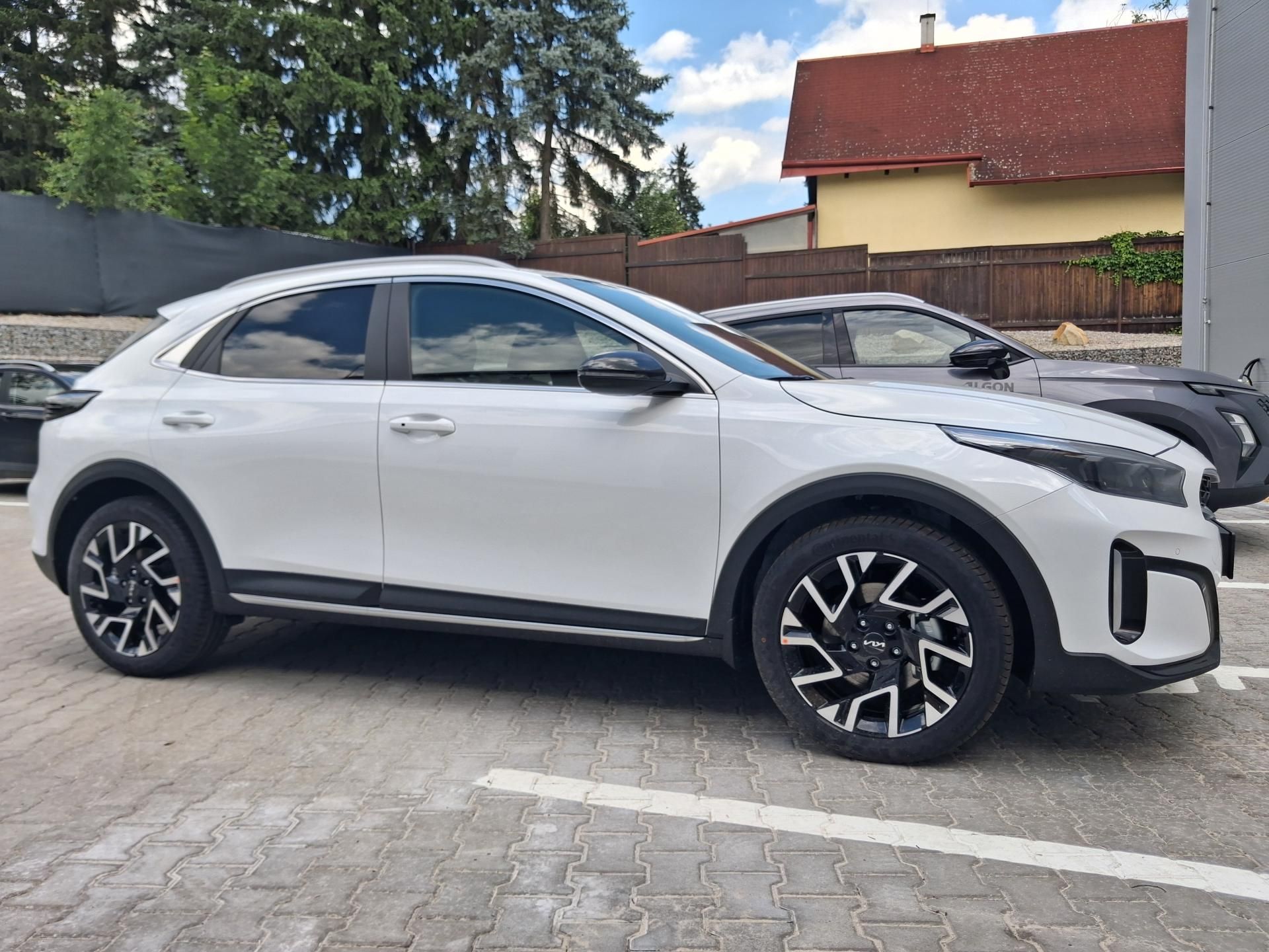 Kia XCee´d, 1,6 T-GDi GPF 7DCT STEEL EDIT - fotka 2