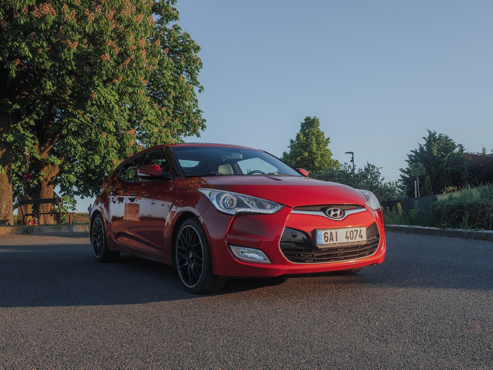 Hyundai Veloster, 1.6 GDi 103kW, ČR, STK 10/2027 - fotka 2