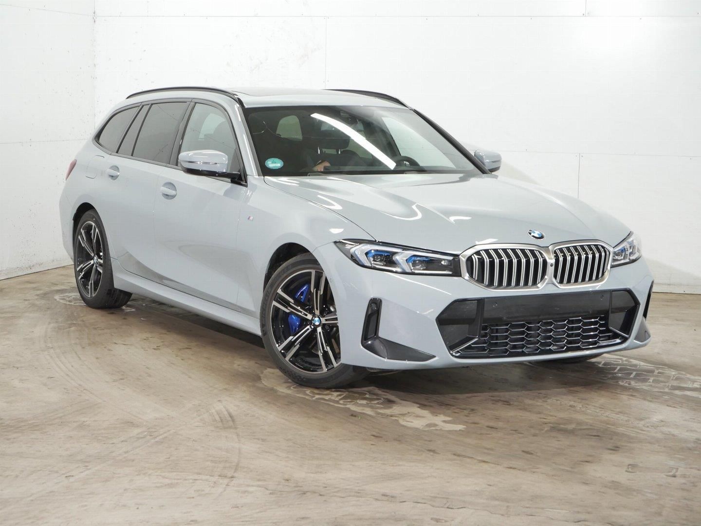 BMW Řada 3, 330D xDrive Touring - fotka 2