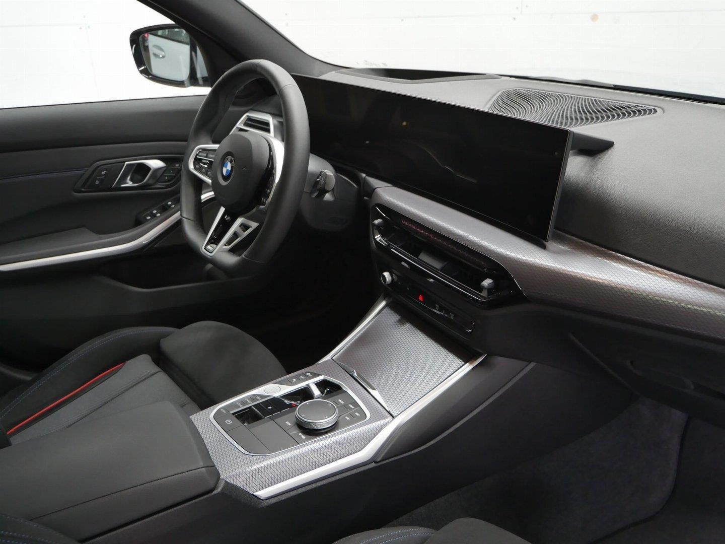 BMW Řada 3, 330D xDrive Touring - fotka 5