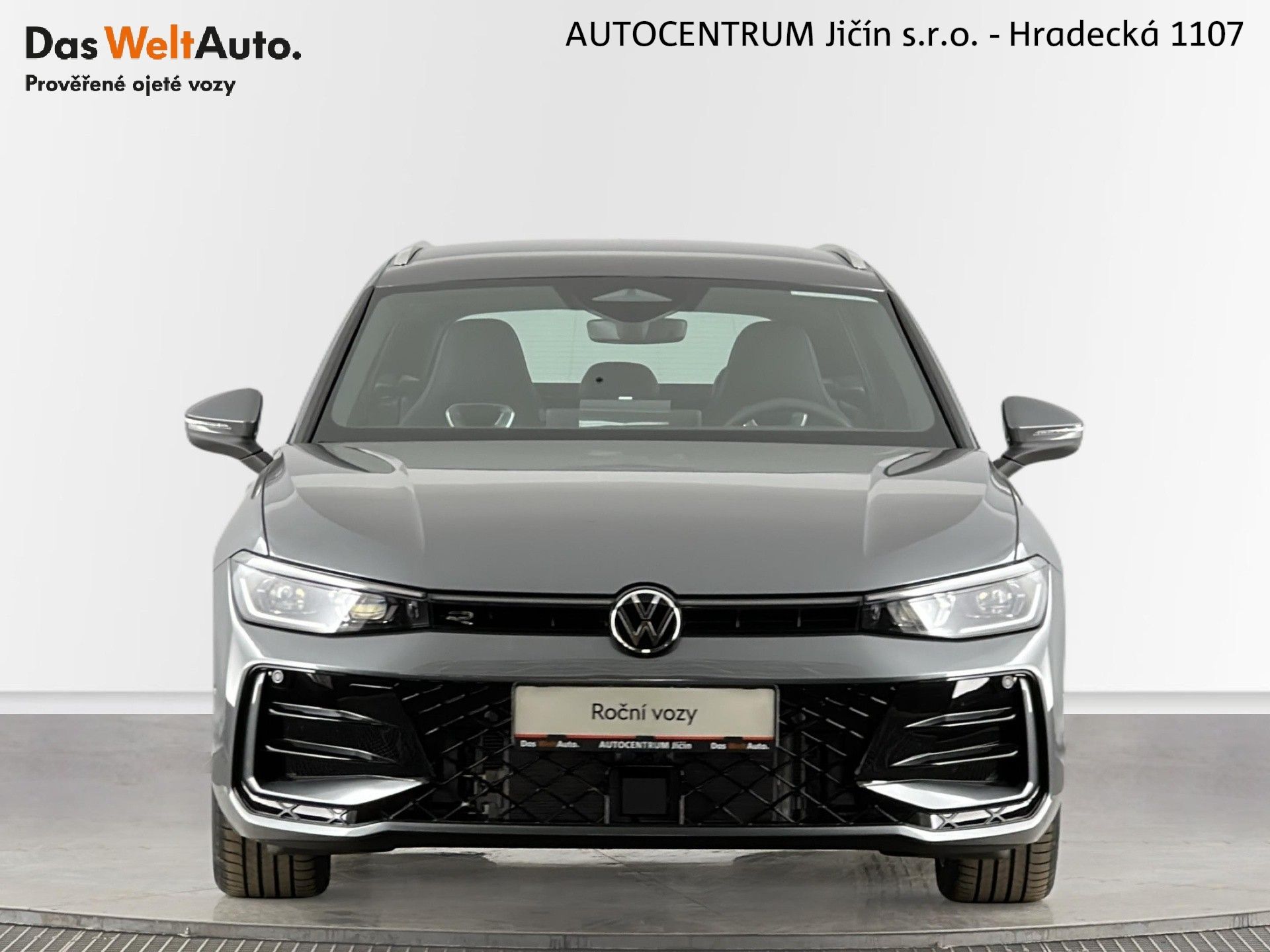 Volkswagen Passat, R-Line 2.0 TDI 142kW 4Motion D - fotka 4