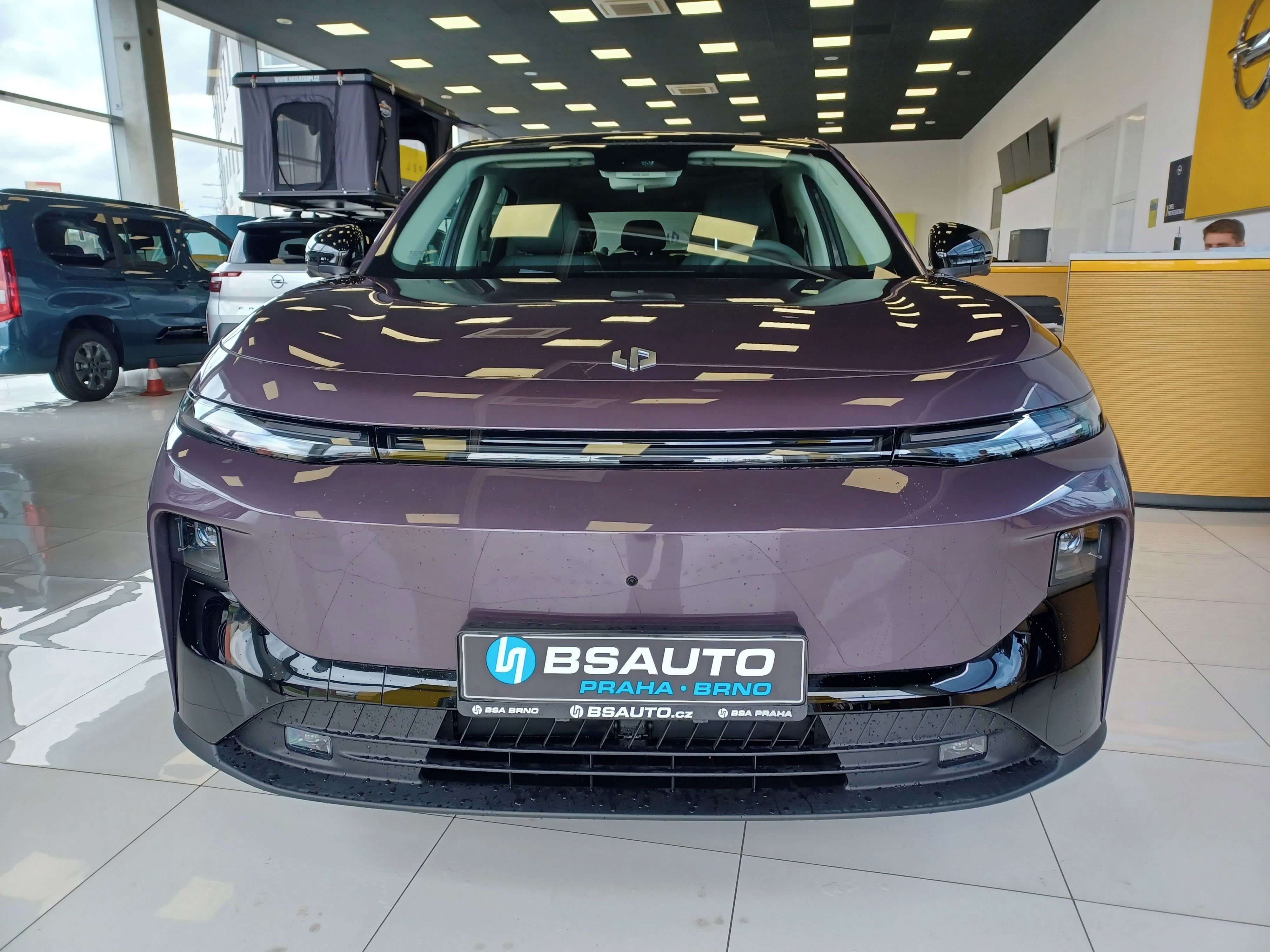 Leapmotor B10, Design-Hybridní Elektro vůz - fotka 2