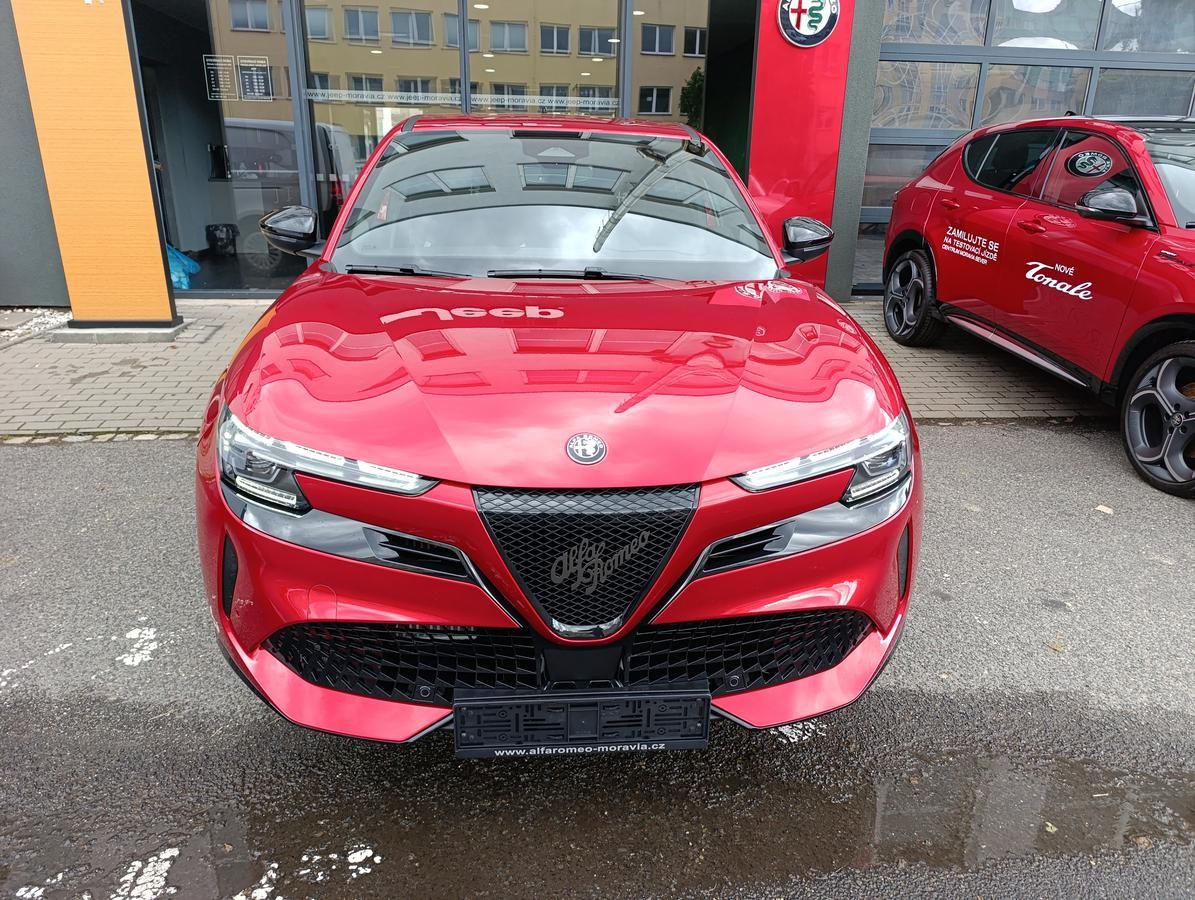 Alfa Romeo Junior, Sport Speciale 1.2 Turbo Hybr. - fotka 2