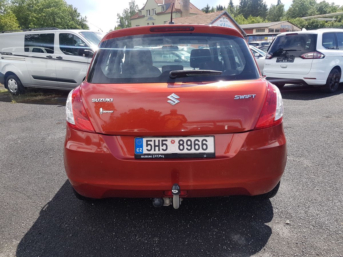Suzuki Swift, 1.2i 69KW KLIMA - fotka 5