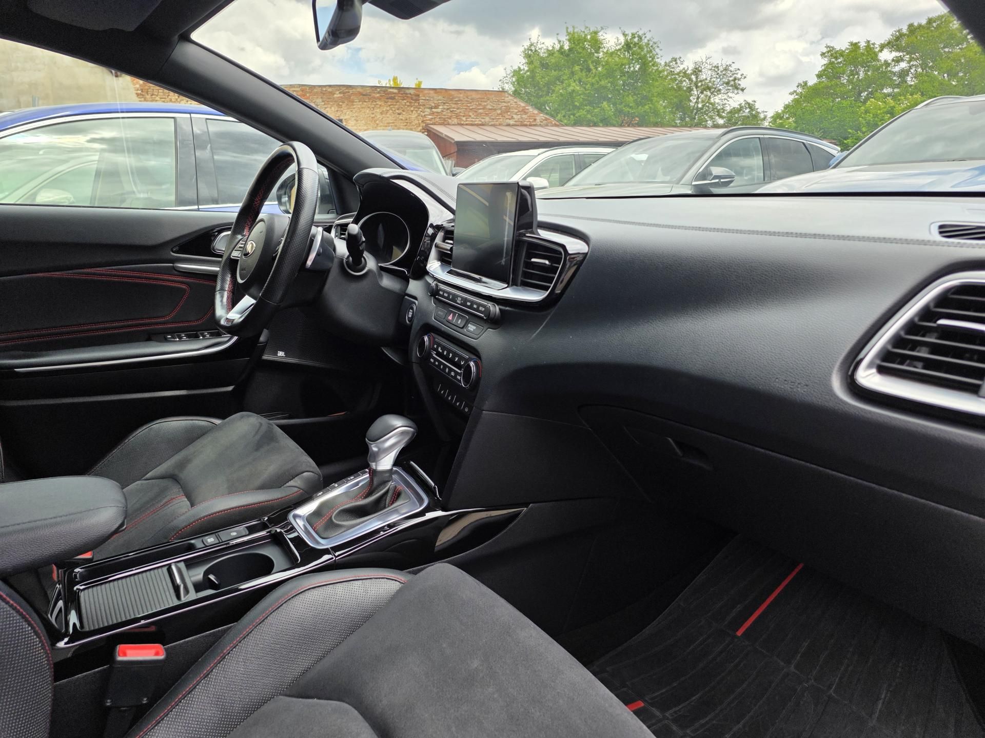 Kia Pro_cee´d, 1.6-PANORAMA-GT-150kw - fotka 2