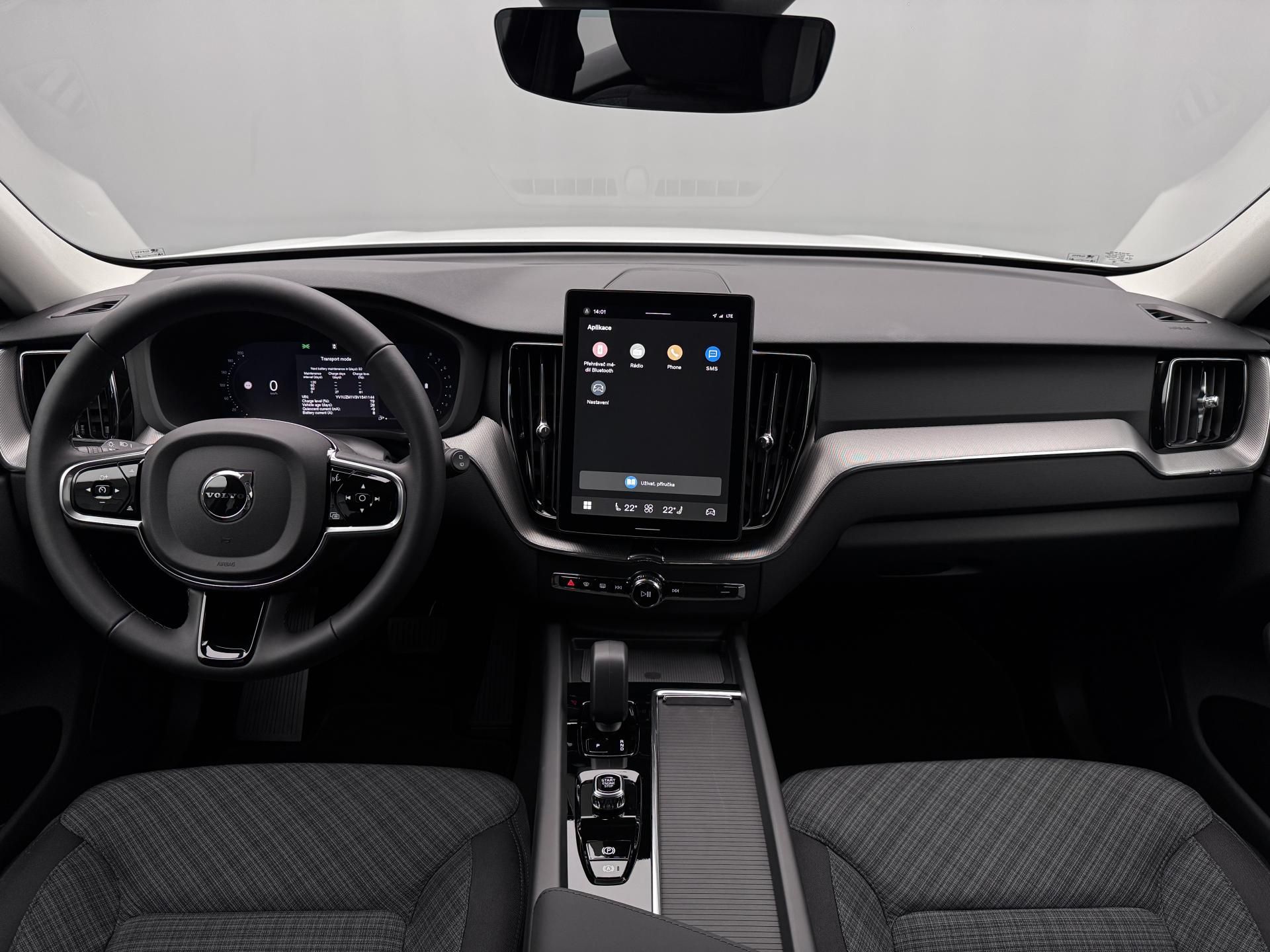 Volvo XC60, B5 AWD AUT ESSENTIAL - fotka 2