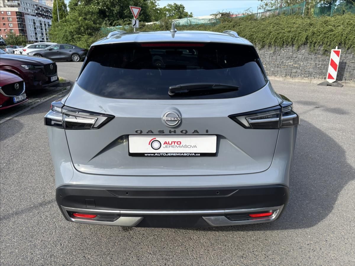 Nissan Qashqai, 1,3 MHEV AT N-Connecta 1.ČR - fotka 4