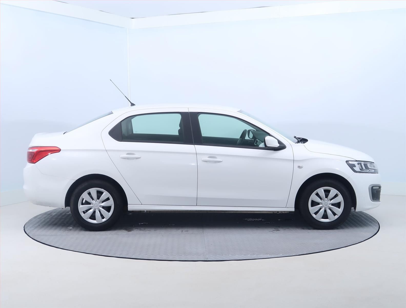 Citroën C-Elysée, 1.2 PureTech, Tendance, ČR - fotka 6