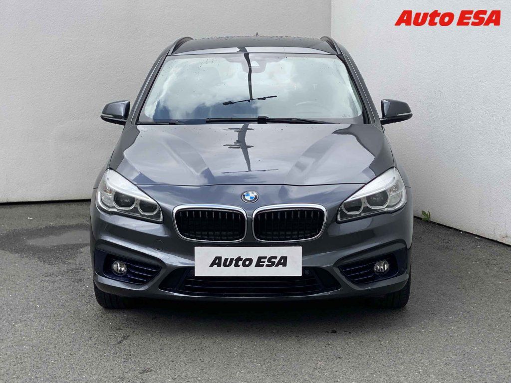 BMW Řada 2, 2.0 i 220 i,navi,+kola - fotka 2