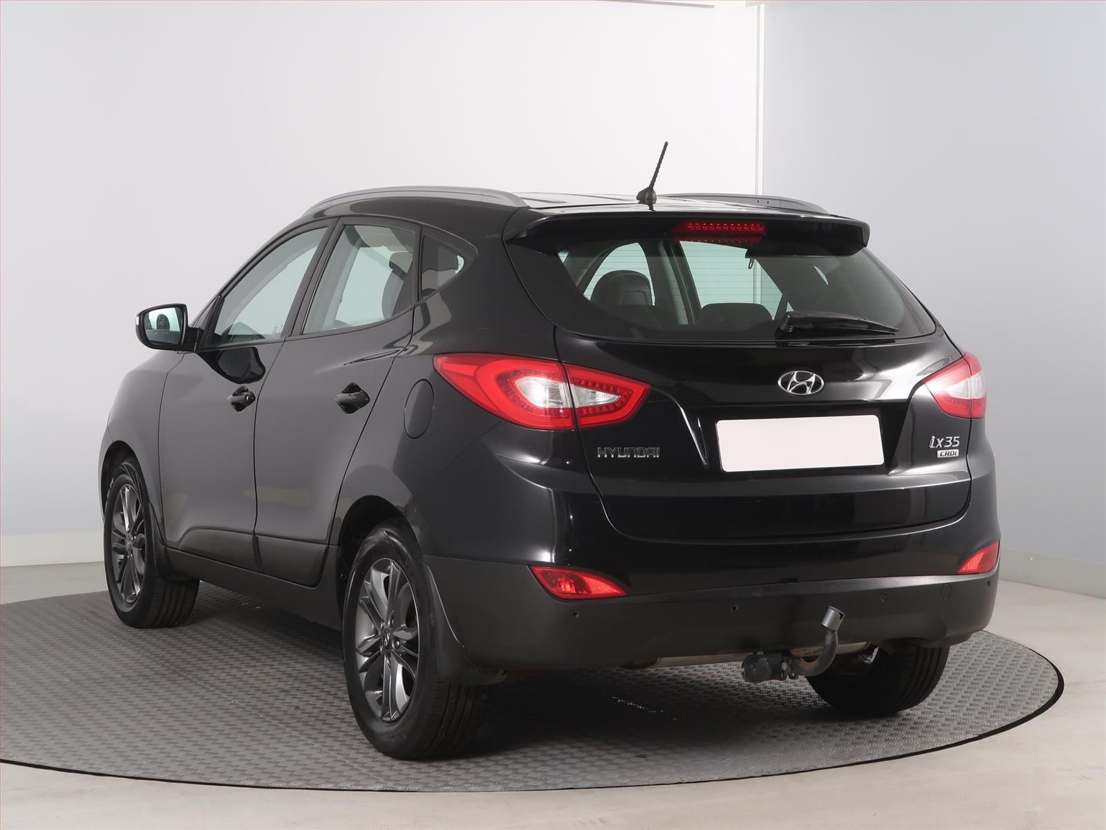 Hyundai ix35, 1.7 CRDi, Kožené sedačky - fotka 4