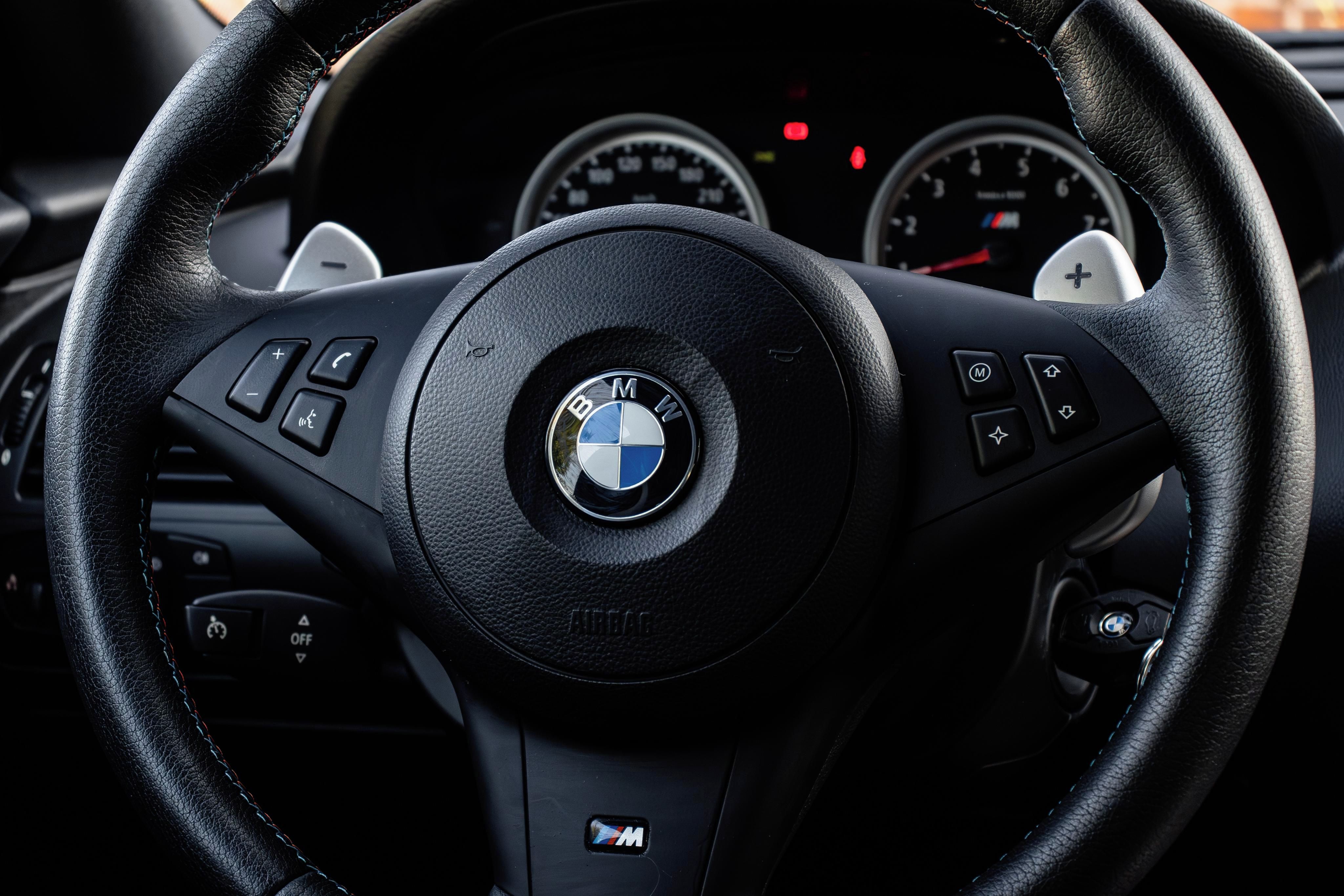 BMW M6, 5.0 V10 - fotka 4
