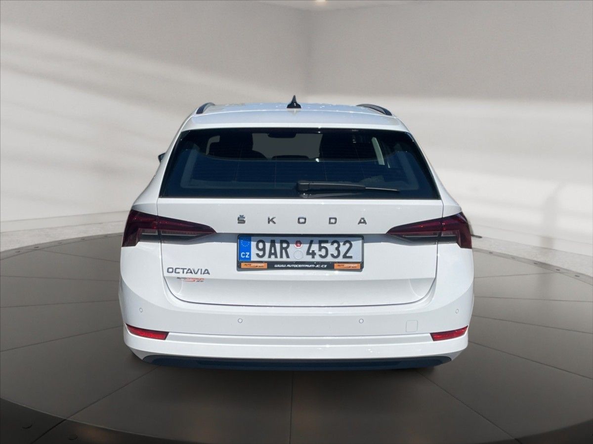 Škoda Octavia, 2,0 TDI 85 Ambition - fotka 5