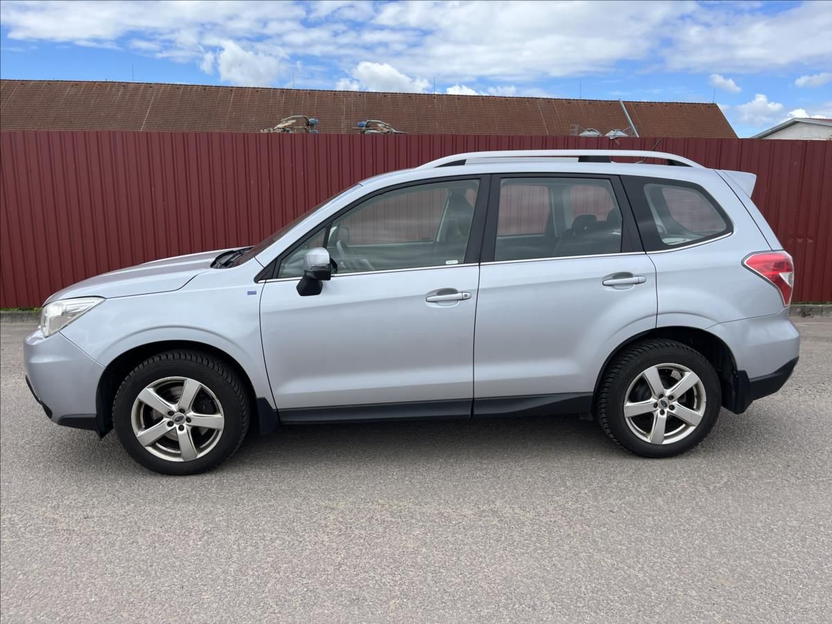 Subaru Forester, 2,0 D-L 108KW 4x4 TZ ČR SERVIS - fotka 4