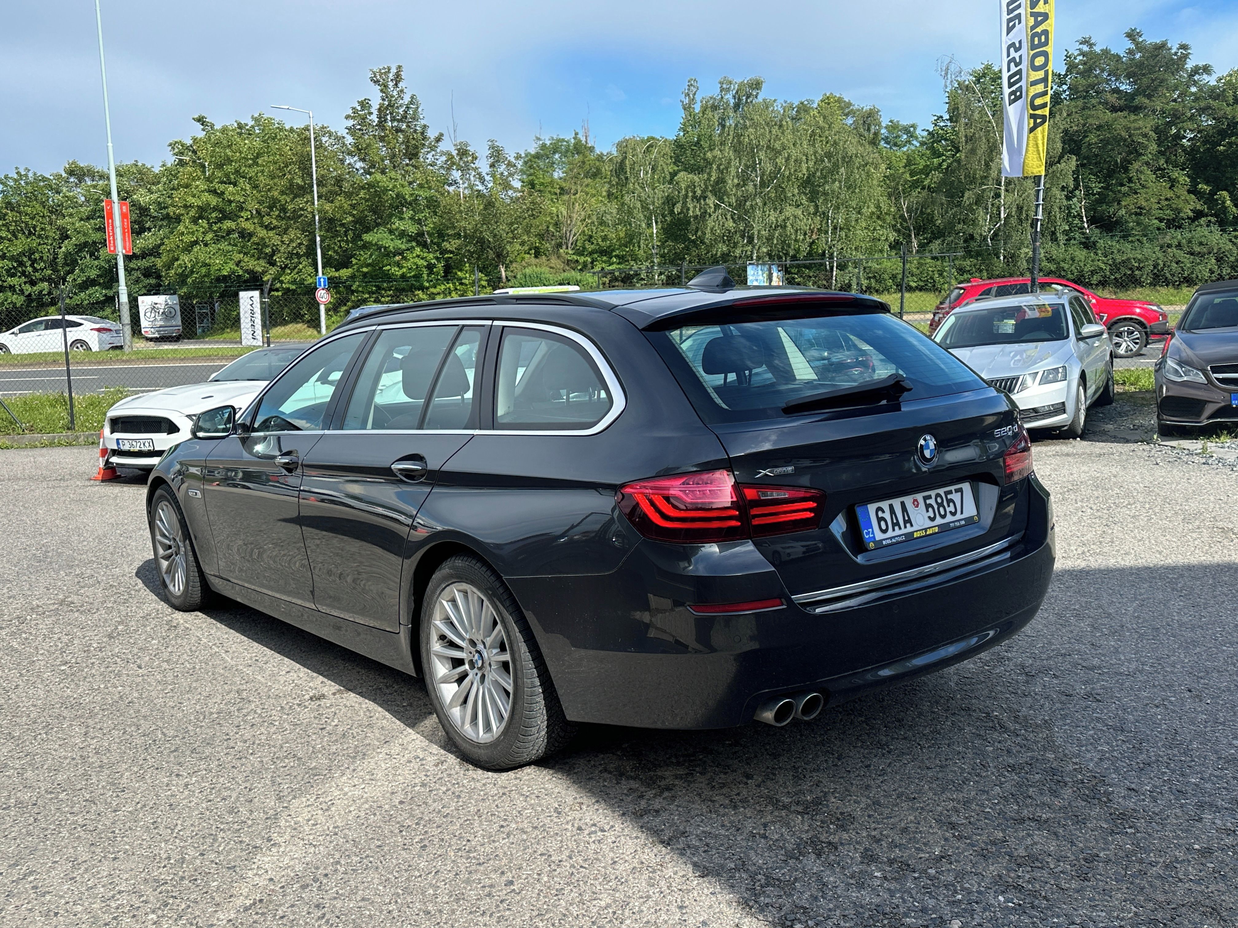 BMW Řada 5, BMW 520D 2014 - fotka 6
