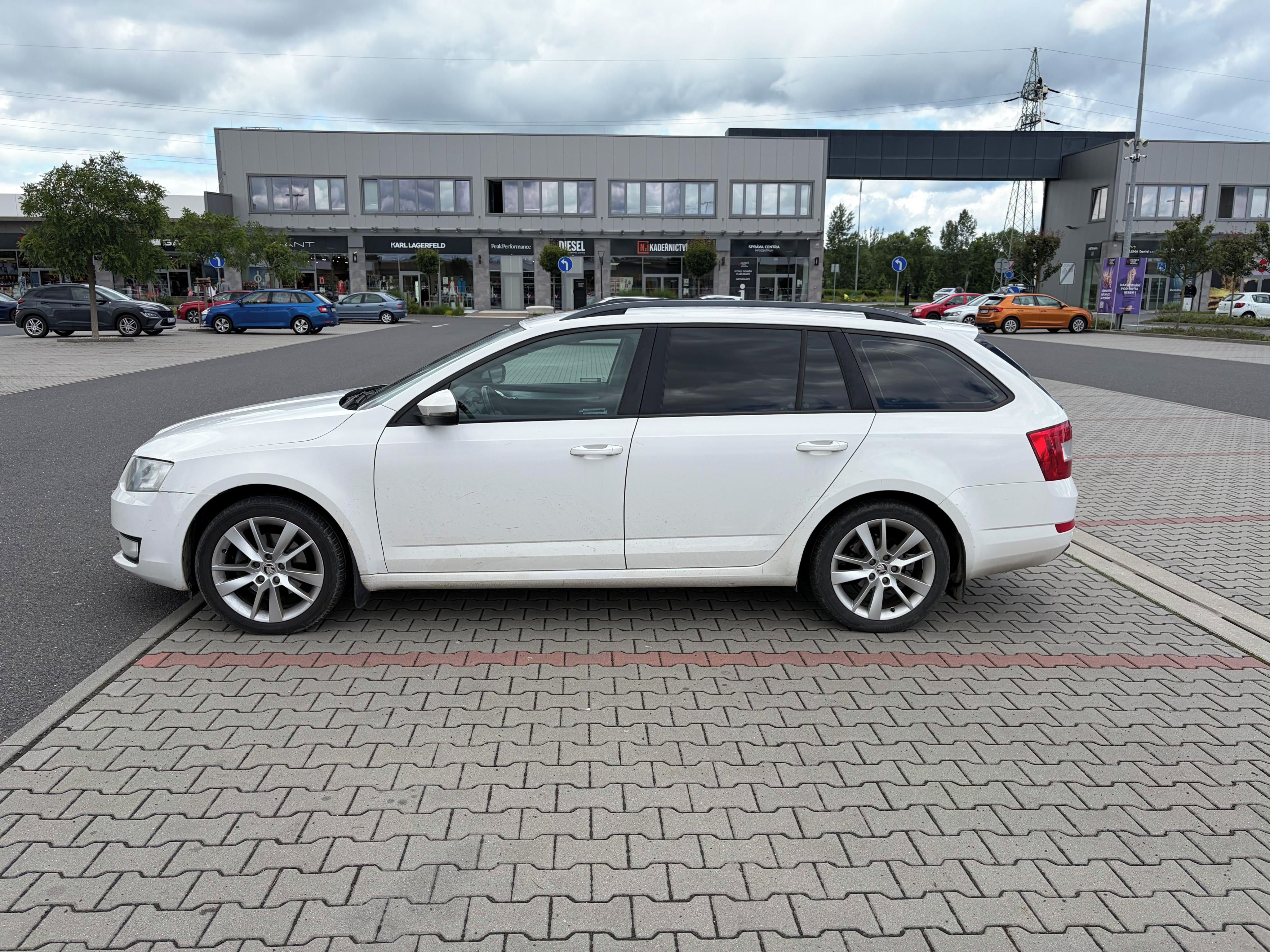 Škoda Octavia, III 1.6 TDi 77kw ČR serviska - fotka 6