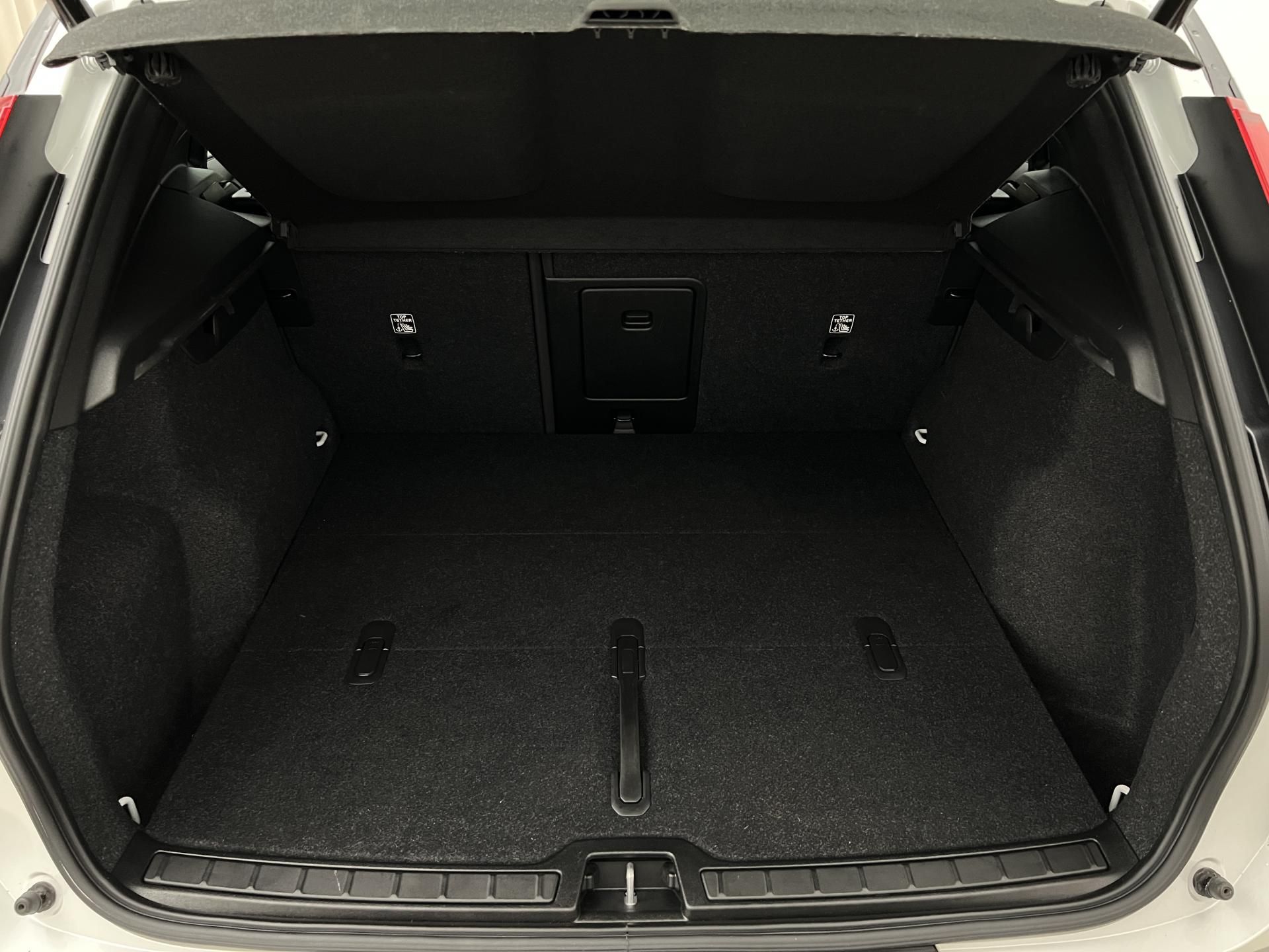 Volvo XC40, RECHARGE PLUS AUT - fotka 5