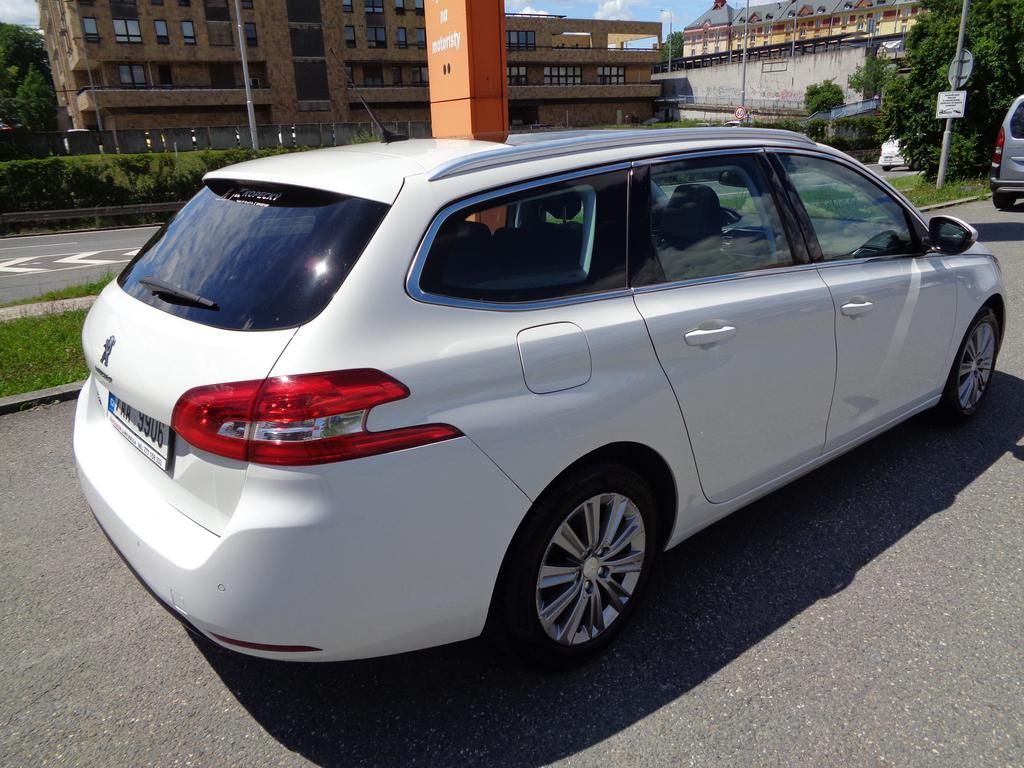 Peugeot 308, SW 1.6 HDi KOUPENO ČR PANORAMA - fotka 6