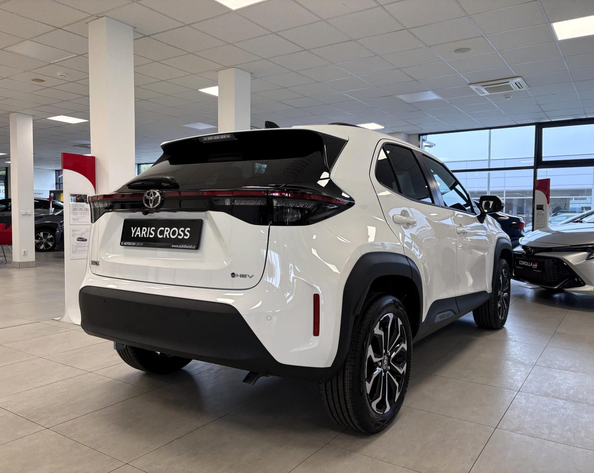 Toyota Yaris Cross, 1.5l, HEV130 ,e-CVT (4X2) - fotka 4