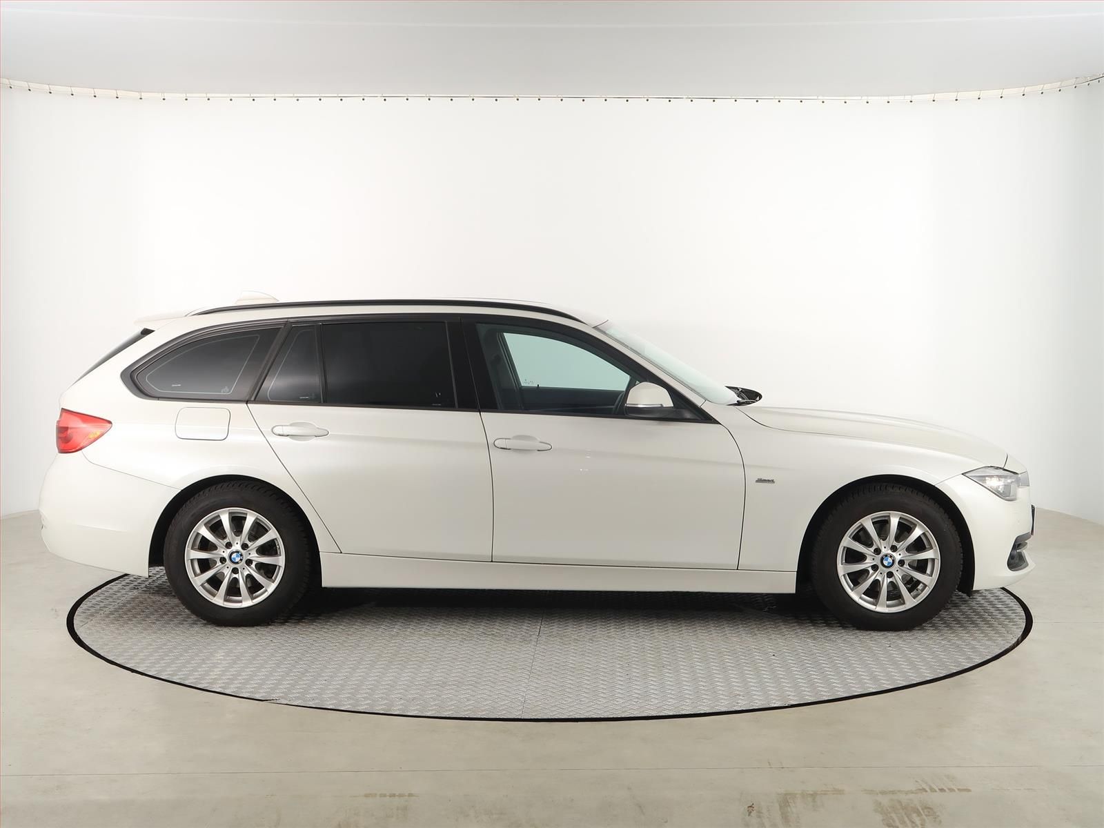 BMW Řada 3, 316 d, Sport Line, Automat - fotka 6