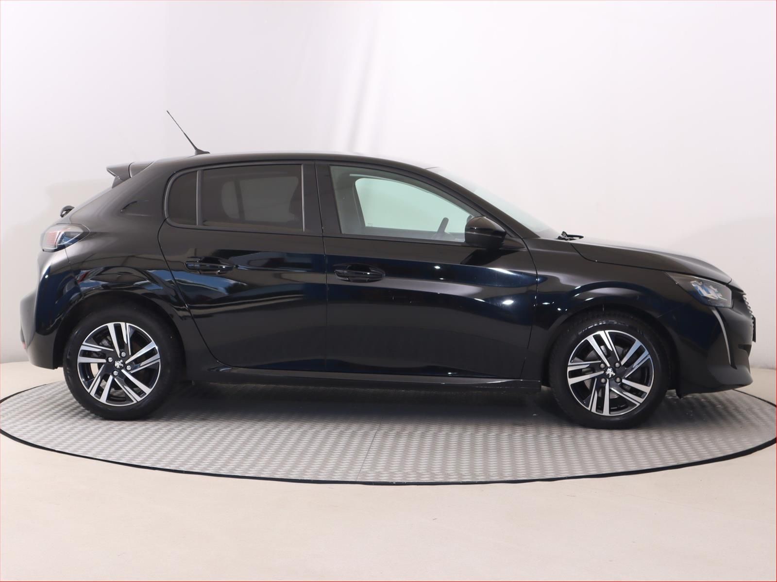 Peugeot 208, 1.2 PureTech, Allure - fotka 6