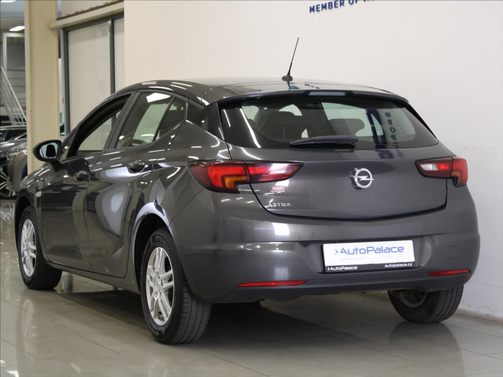 Opel Astra, 1,4 i 74kW 2.maj.ČR 127tkm. - fotka 3