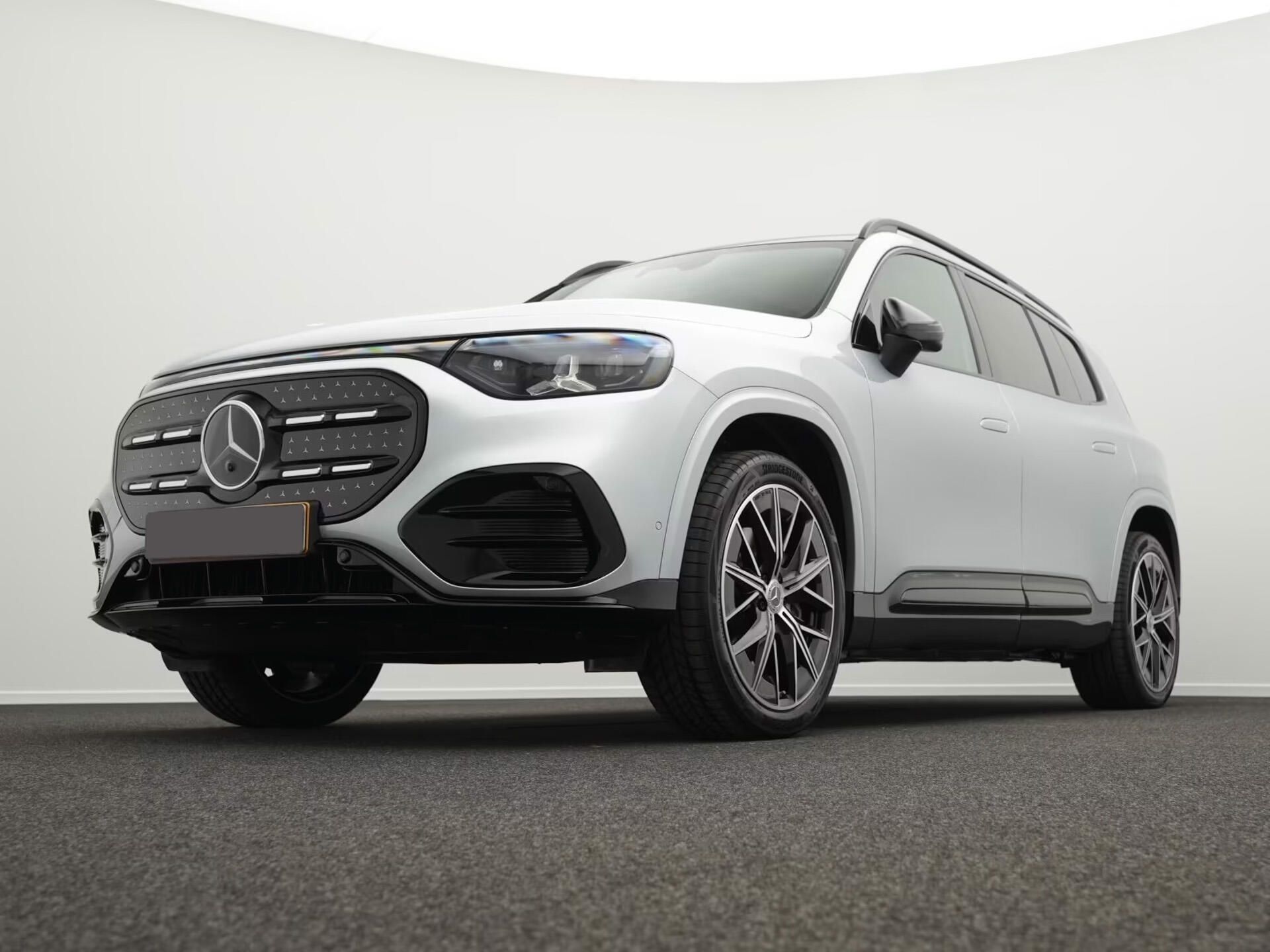 Mercedes-Benz GLB, 250+ AMG Advanced+ Pano MULTIB - fotka 3