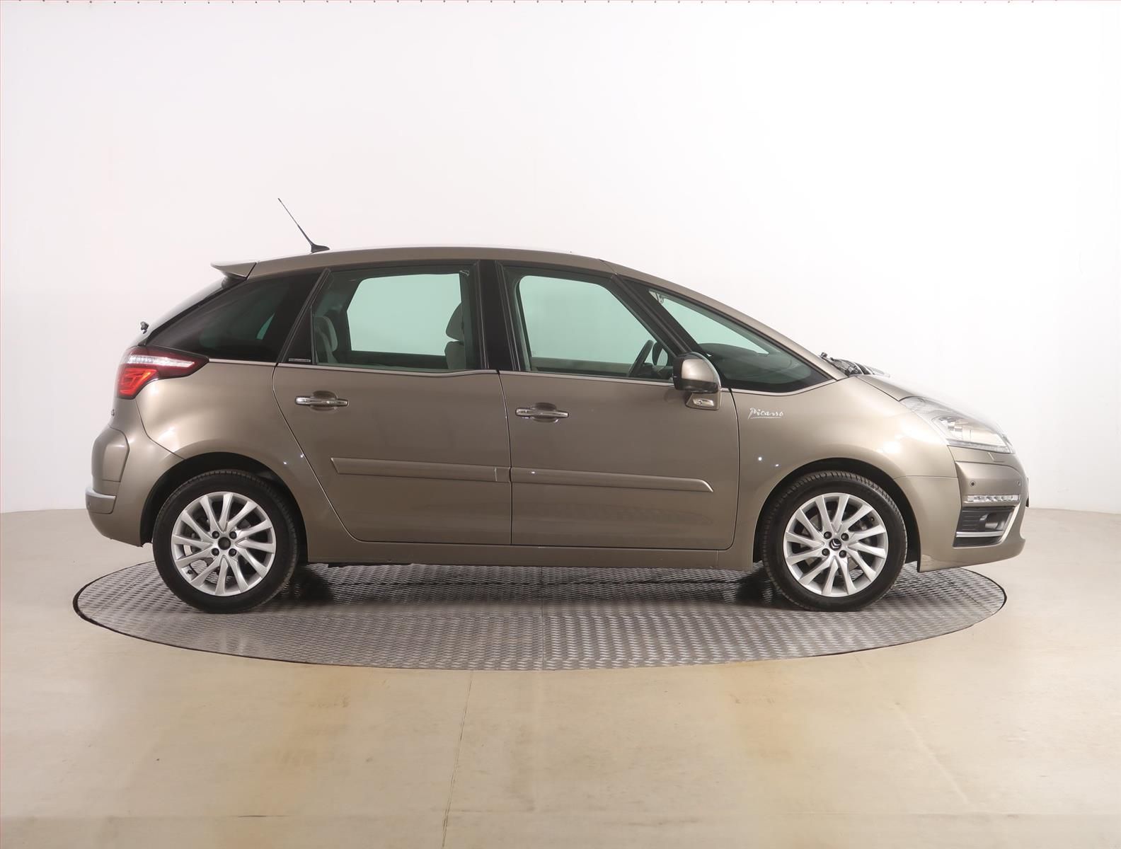 Citroën C4 Picasso, 2.0 HDI - fotka 6