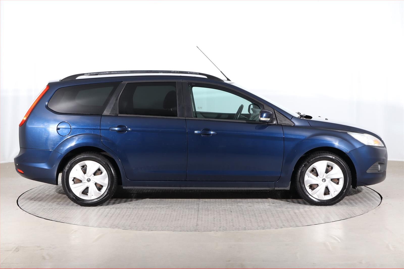 Ford Focus, 1.6 16V, Serv.kniha - fotka 6