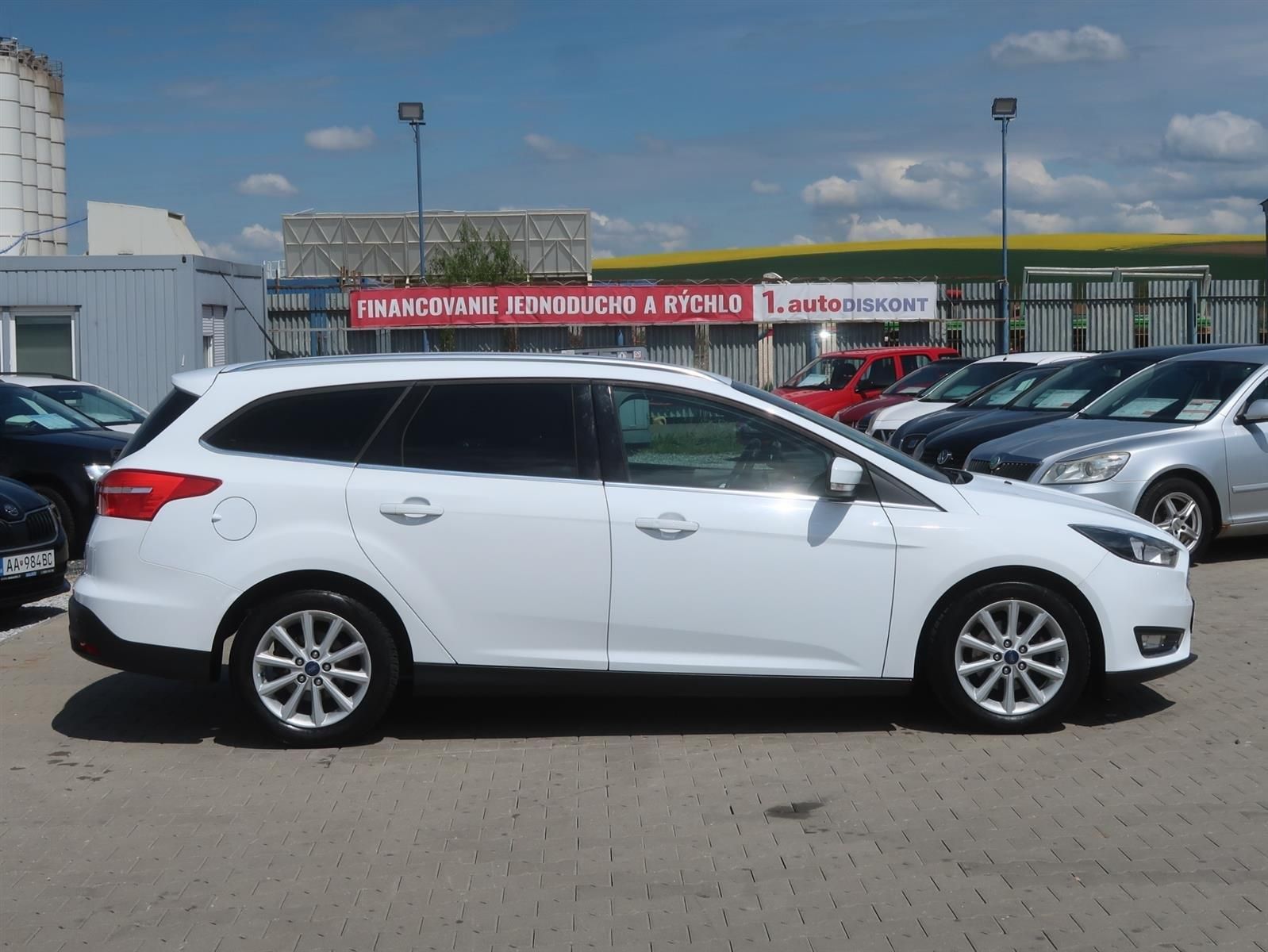 Ford Focus, 1.0 EcoBoost, Titanium - fotka 6