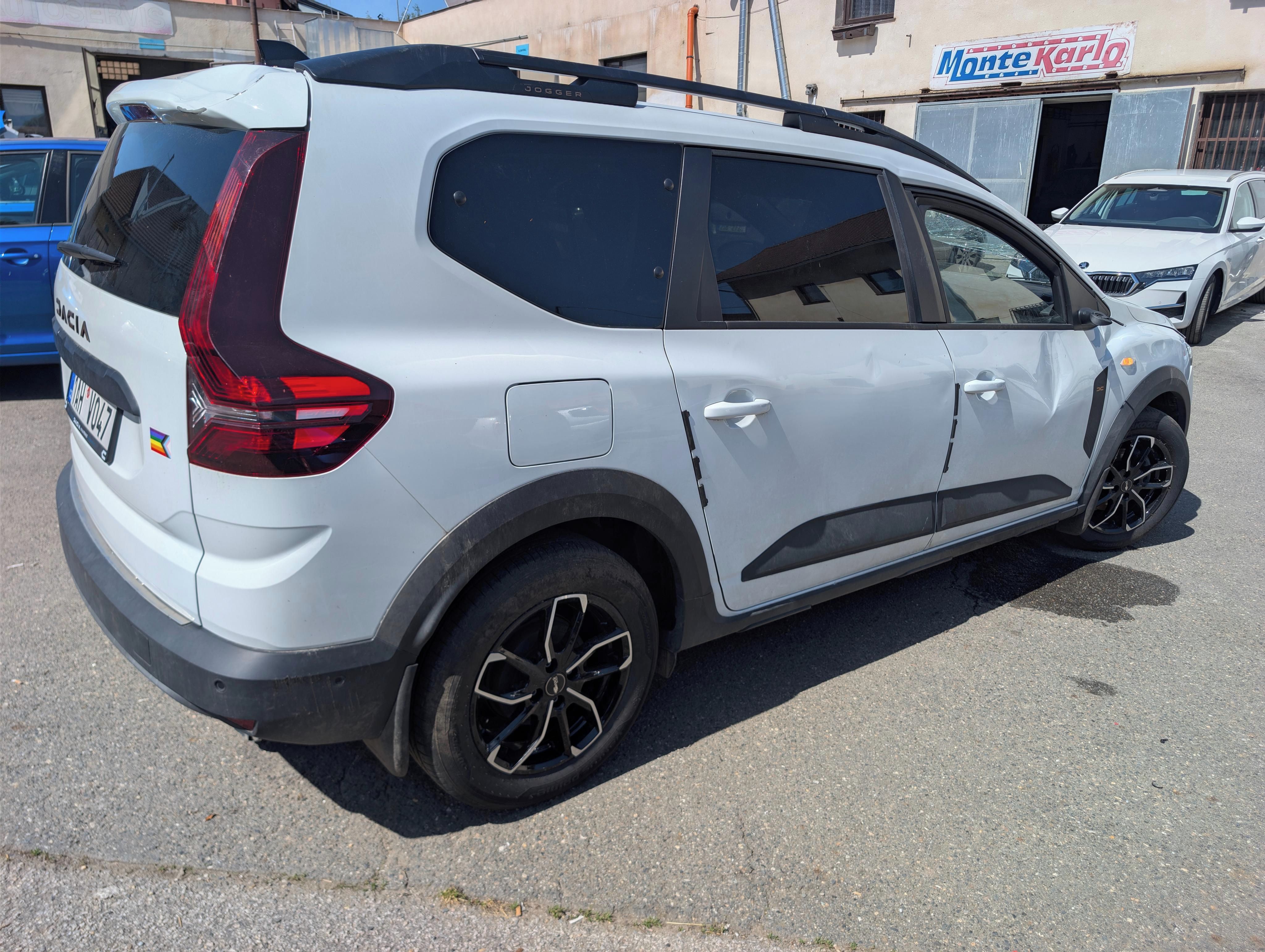 Dacia Jogger, TCe 110 Extreme, 7 míst - fotka 4
