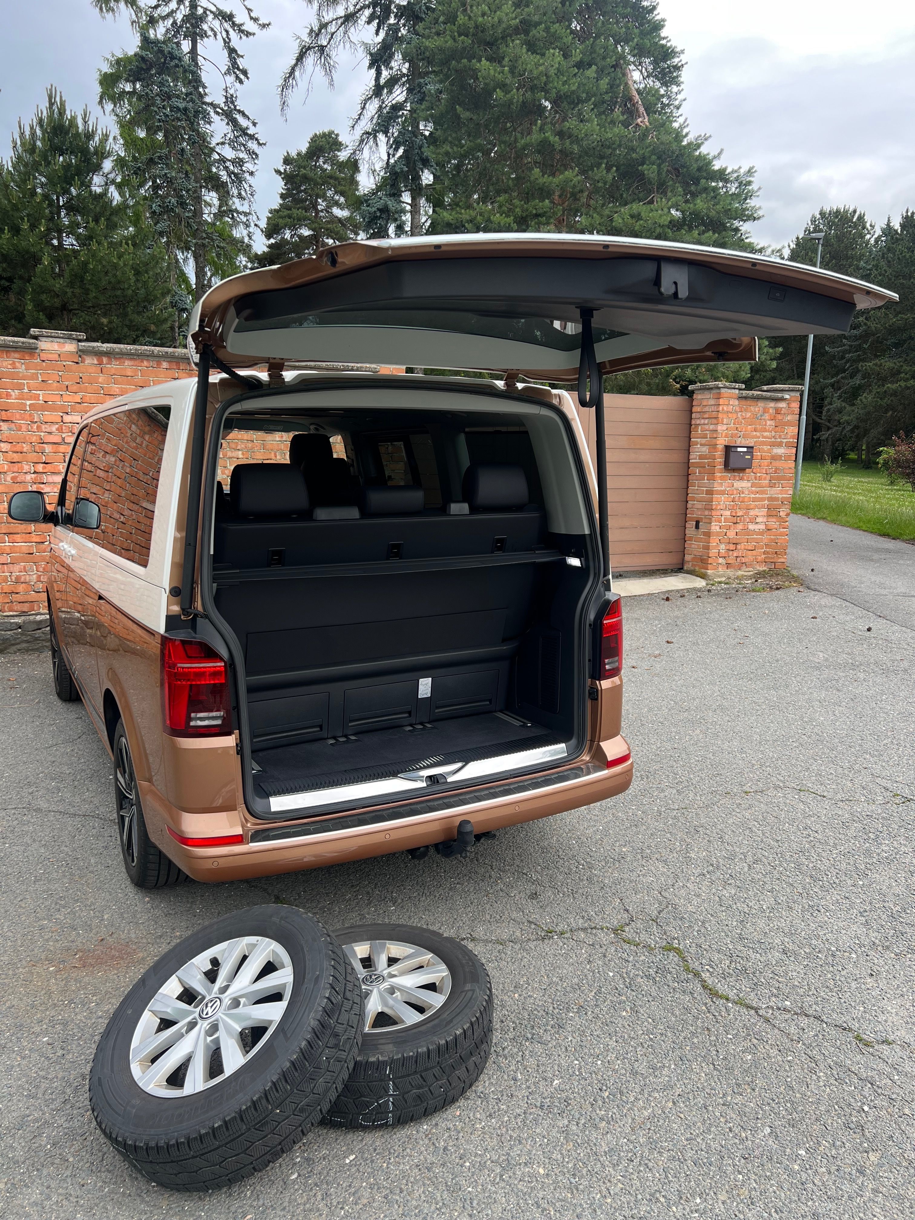 Volkswagen Multivan, 110kW DSG ZÁRUKA DCC DPH ČR TZ - fotka 6