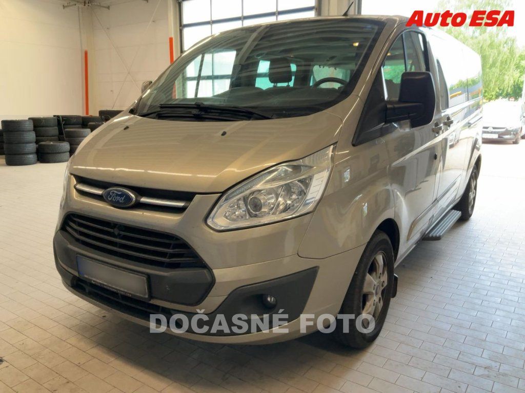 Ford Tourneo Custom, 2.2TDCi L2,TITANIUM,114kW - fotka 2