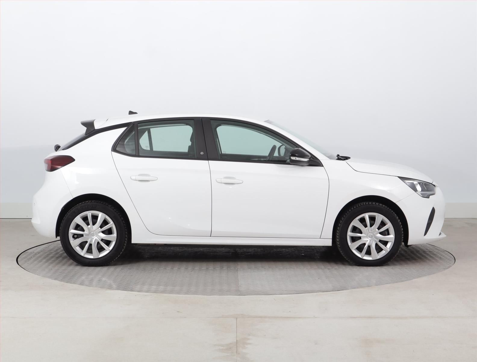 Opel Corsa, 50 kWh, SoH 92%, Edition - fotka 6