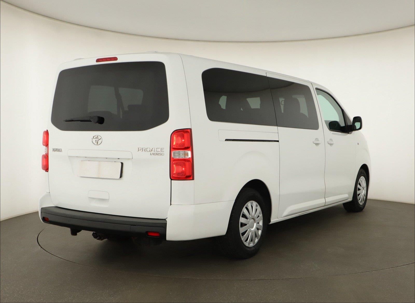 Toyota Proace Verso, 2.0 D-4D, 9 míst, L2 - fotka 5