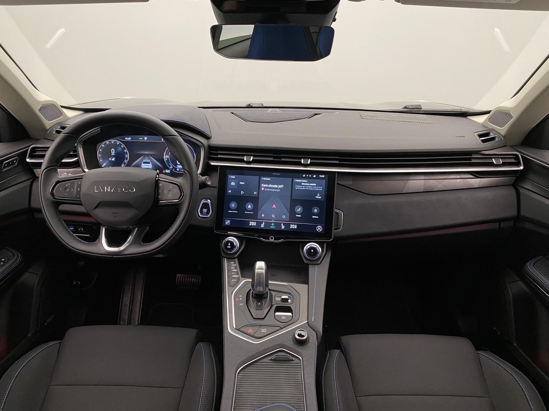 Lynk & Co 01, MORE PHEV - fotka 2