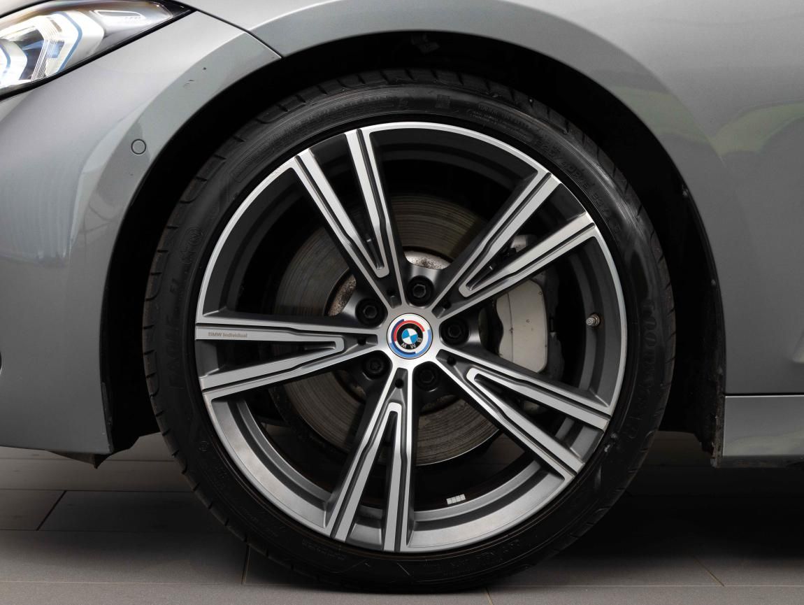 BMW Řada 3, 330i xDrive - fotka 5