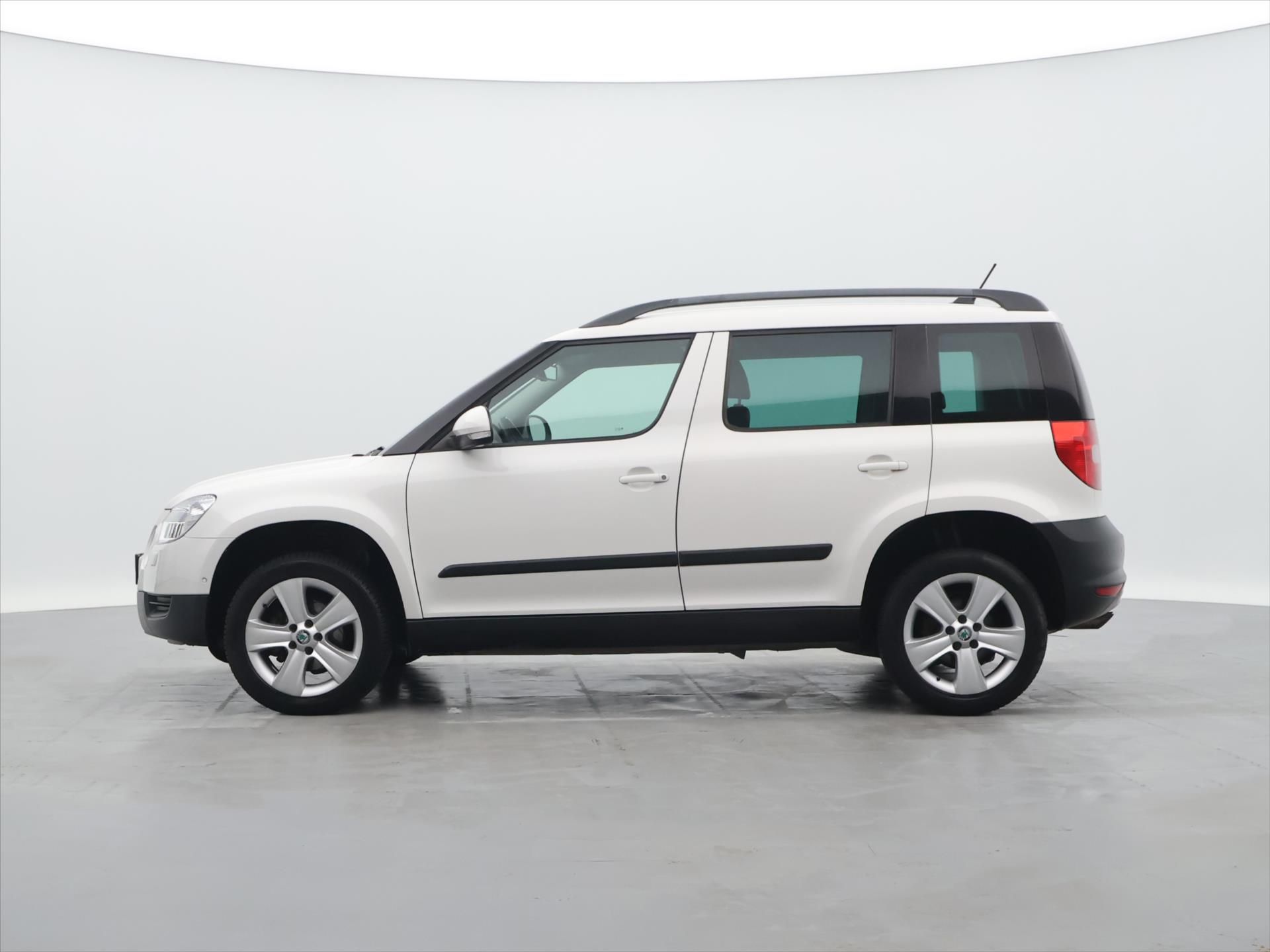 Škoda Yeti, 2,0 TDI 103kW DSG 4x4 DPH - fotka 4