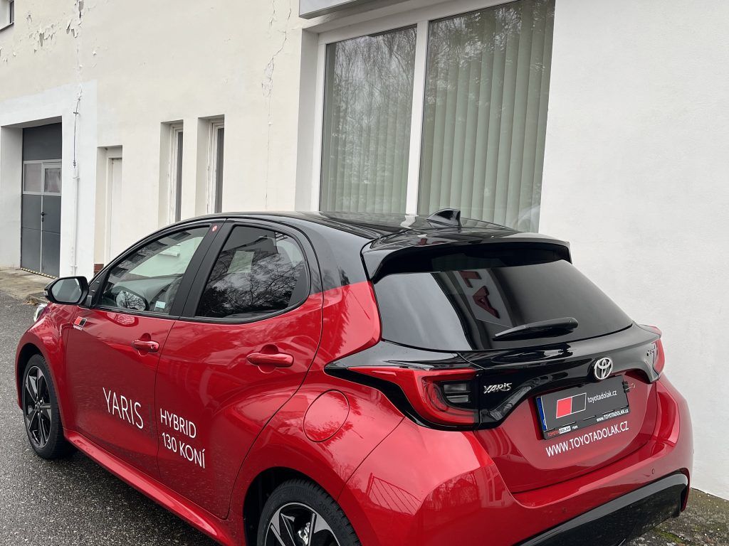 Toyota Yaris, 1.5 HEV 130, Executive - fotka 5