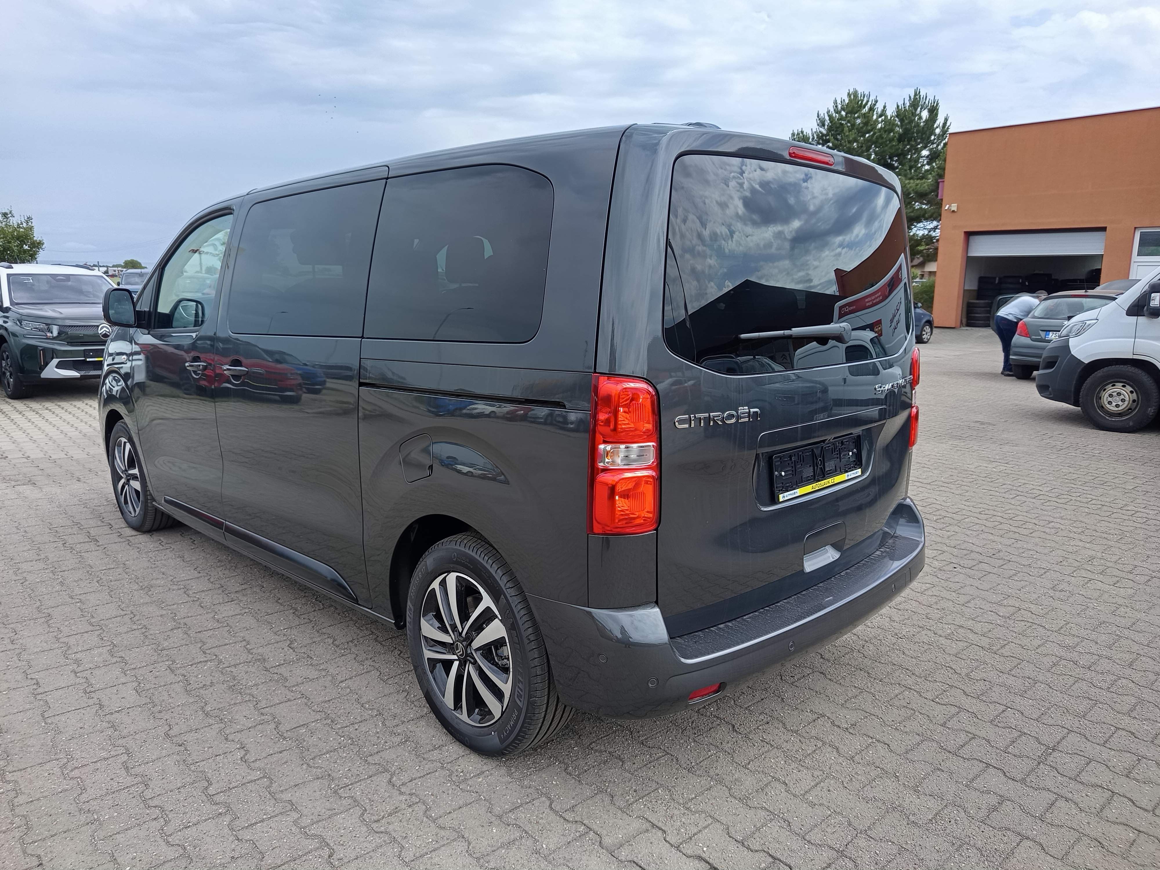 Citroën SpaceTourer, Shine M 2.2Hdi EAT8 180k - fotka 3