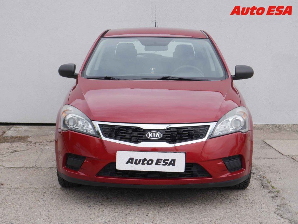 Kia Cee´d, 1.4i,2.maj,ČR - fotka 2