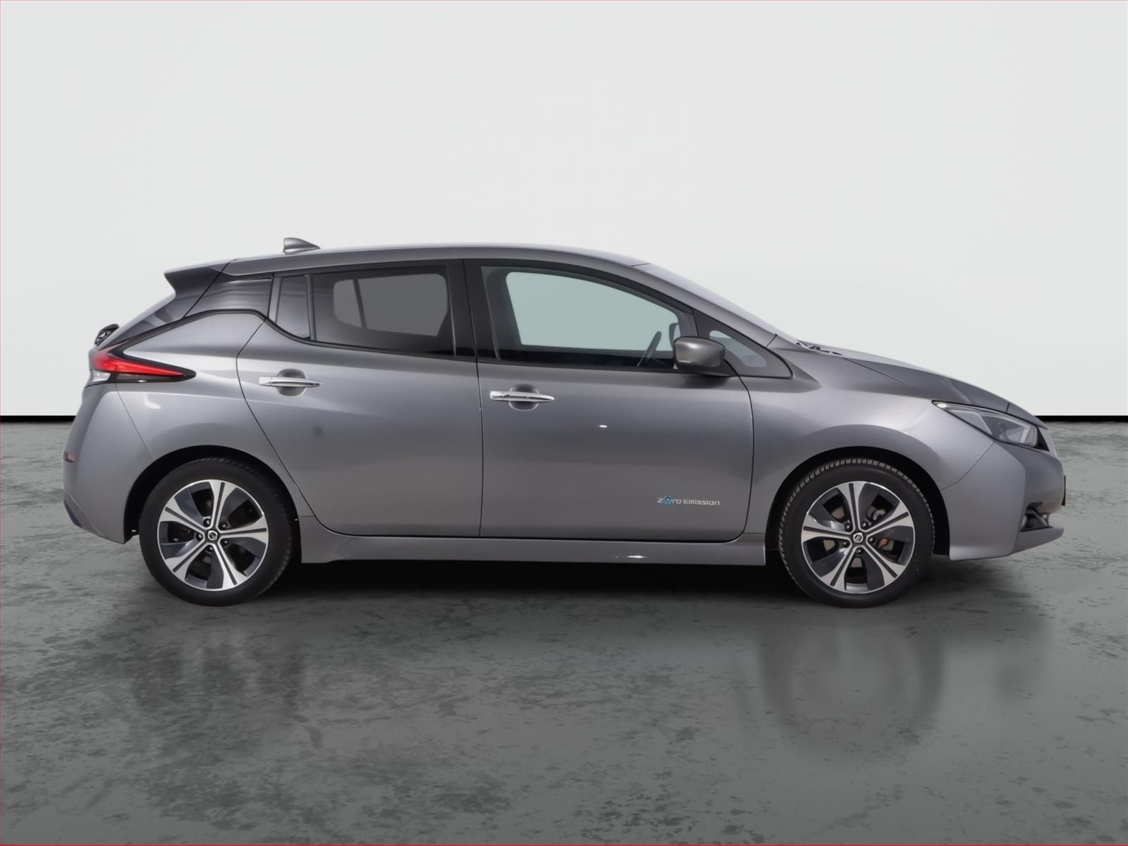 Nissan LEAF, 40 kWh, SoH 89%, Automat - fotka 6