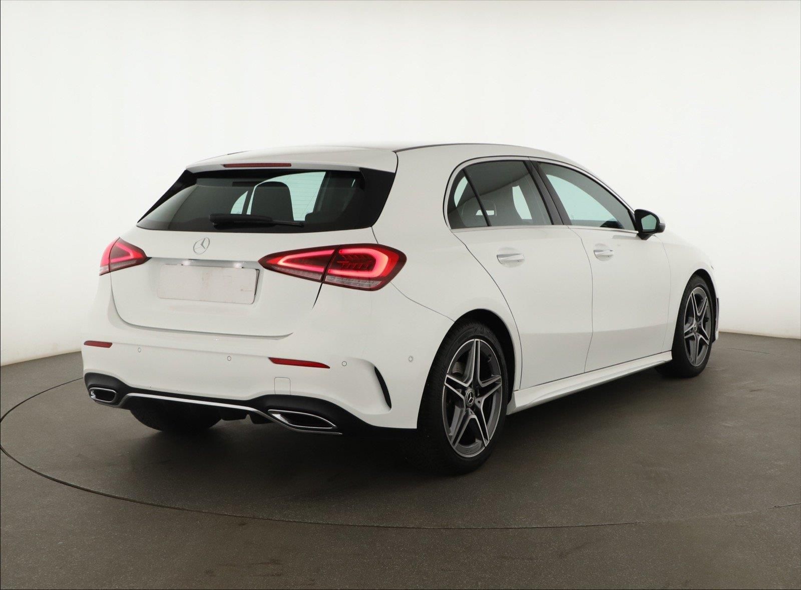 Mercedes-Benz Třídy A, 200, AMG line, Automat - fotka 5