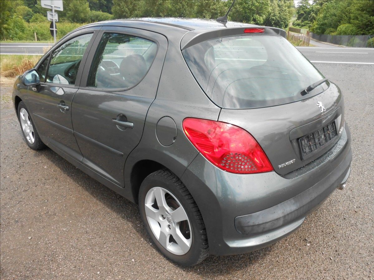 Peugeot 207, 1,4 i 16V KLIMA SERVISKA - fotka 4