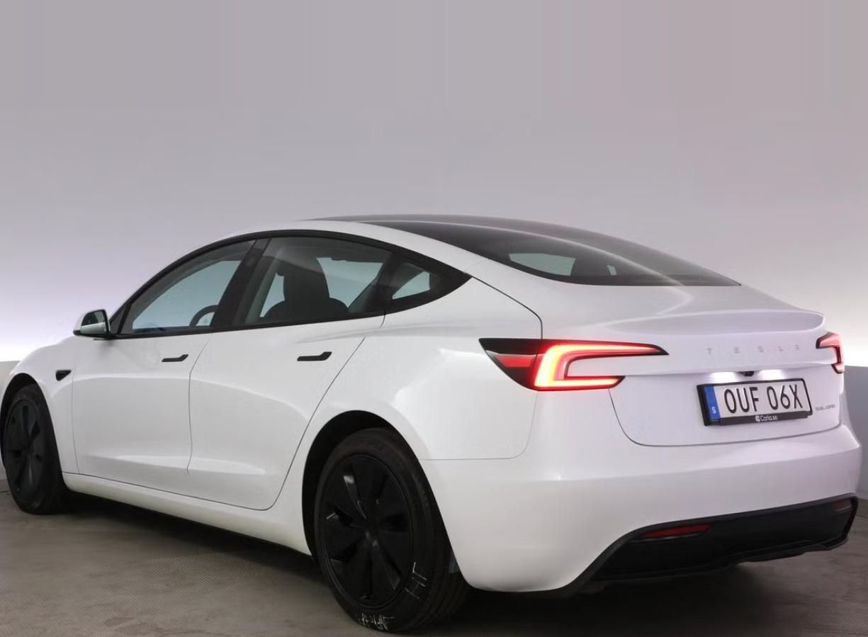 Tesla Model 3, LR AWD SoH 93% Autopilot Pano. - fotka 3