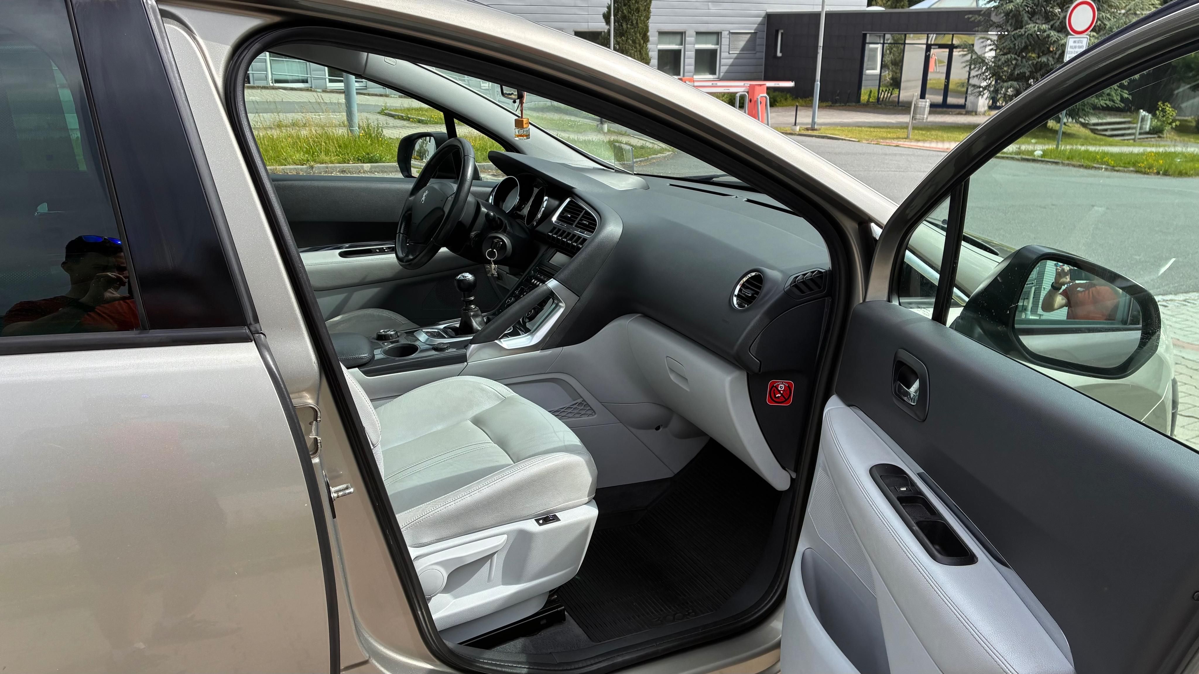 Peugeot 3008, 1,6HDi 82kW novaSTK servisovan - fotka 5