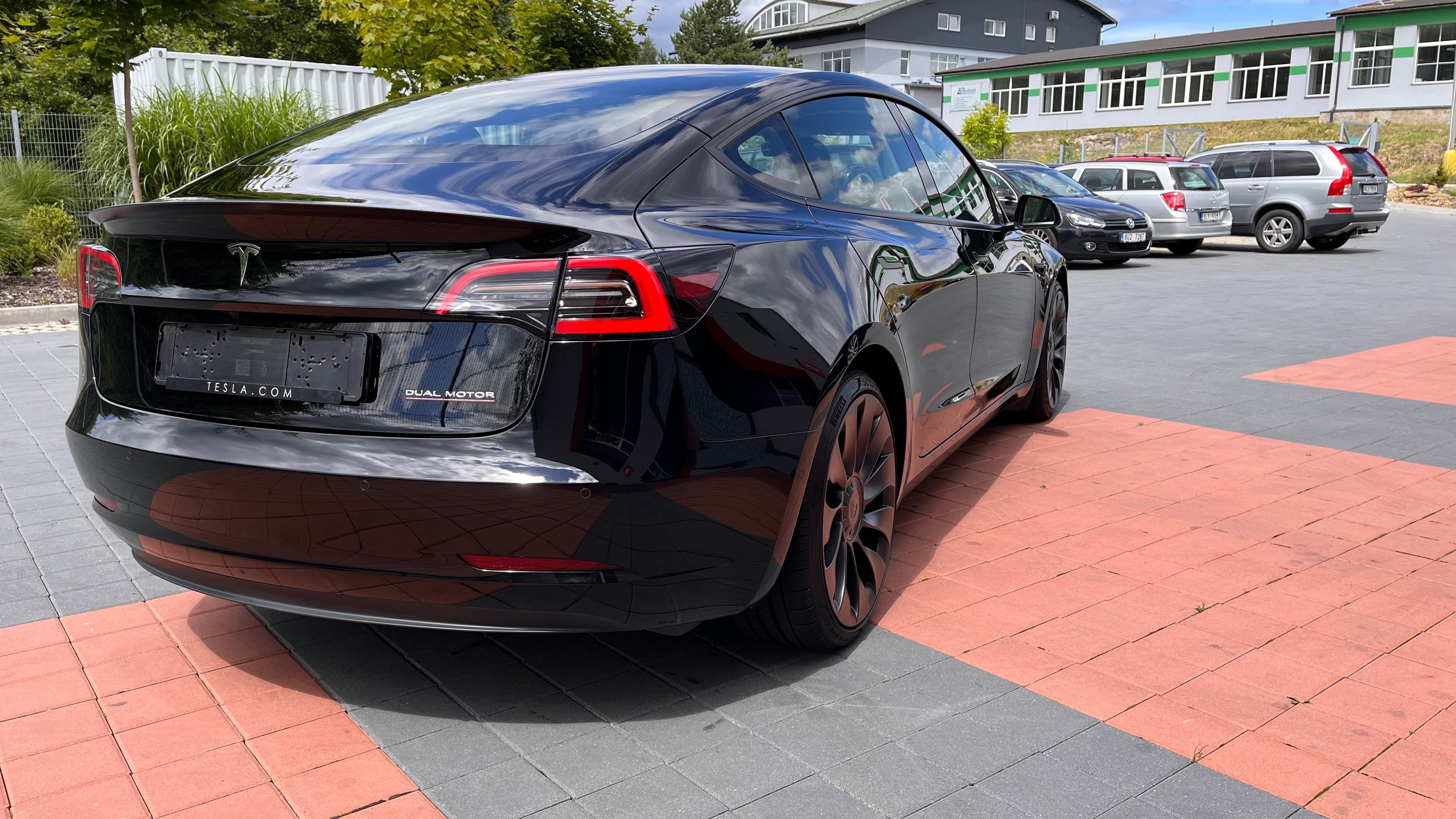 Tesla Model 3, Performance - fotka 2